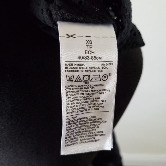 Banana Republic Quinn Eyelet Button Down - Picture 7 of 7